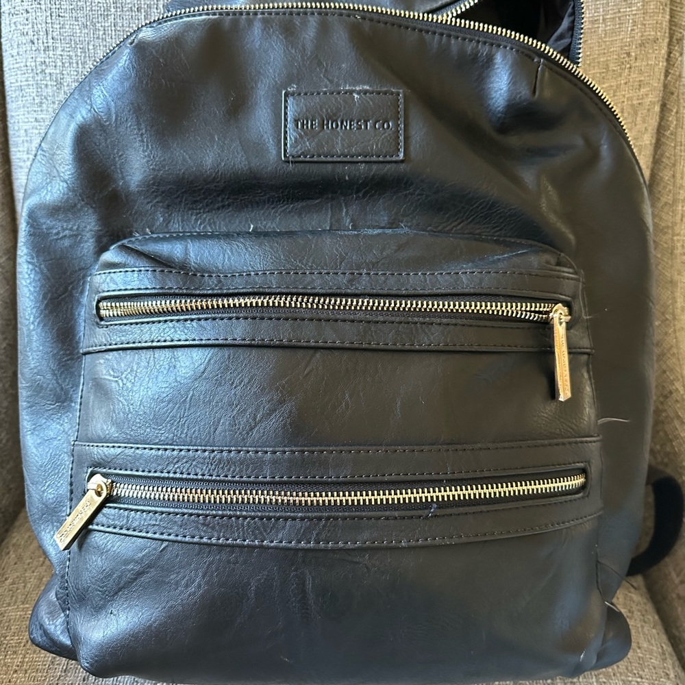 Black City Backpack diaper bag - The Honest Company